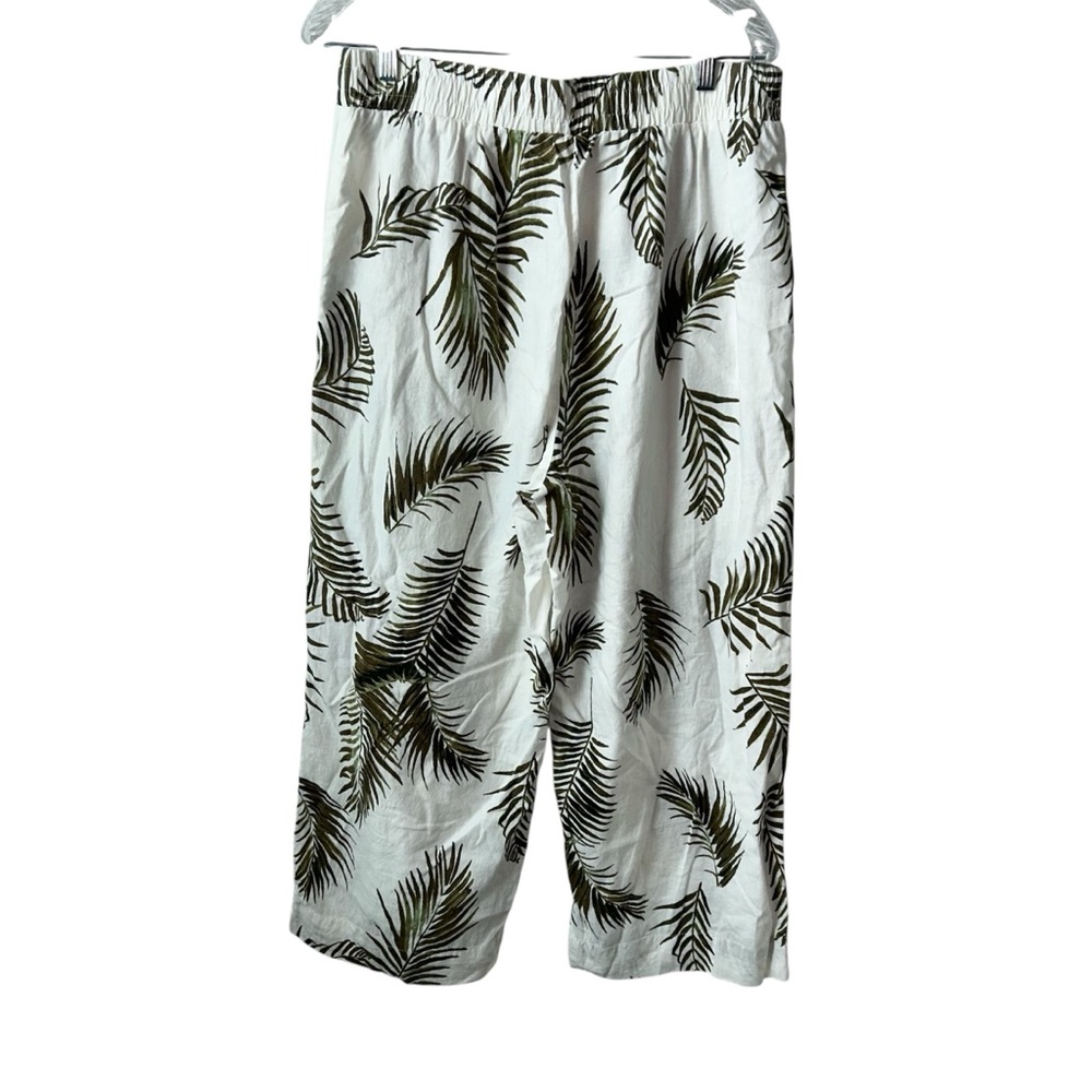 Panama Jack Cropped Cream and Green Tropical Patterned Pants - Picture 3 of 10
